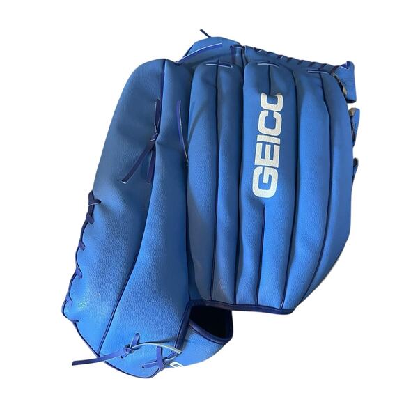 2024 MLB Home Run Derby All Star Game Official Geico Oversized Baseball Glove - Picture 5 of 5